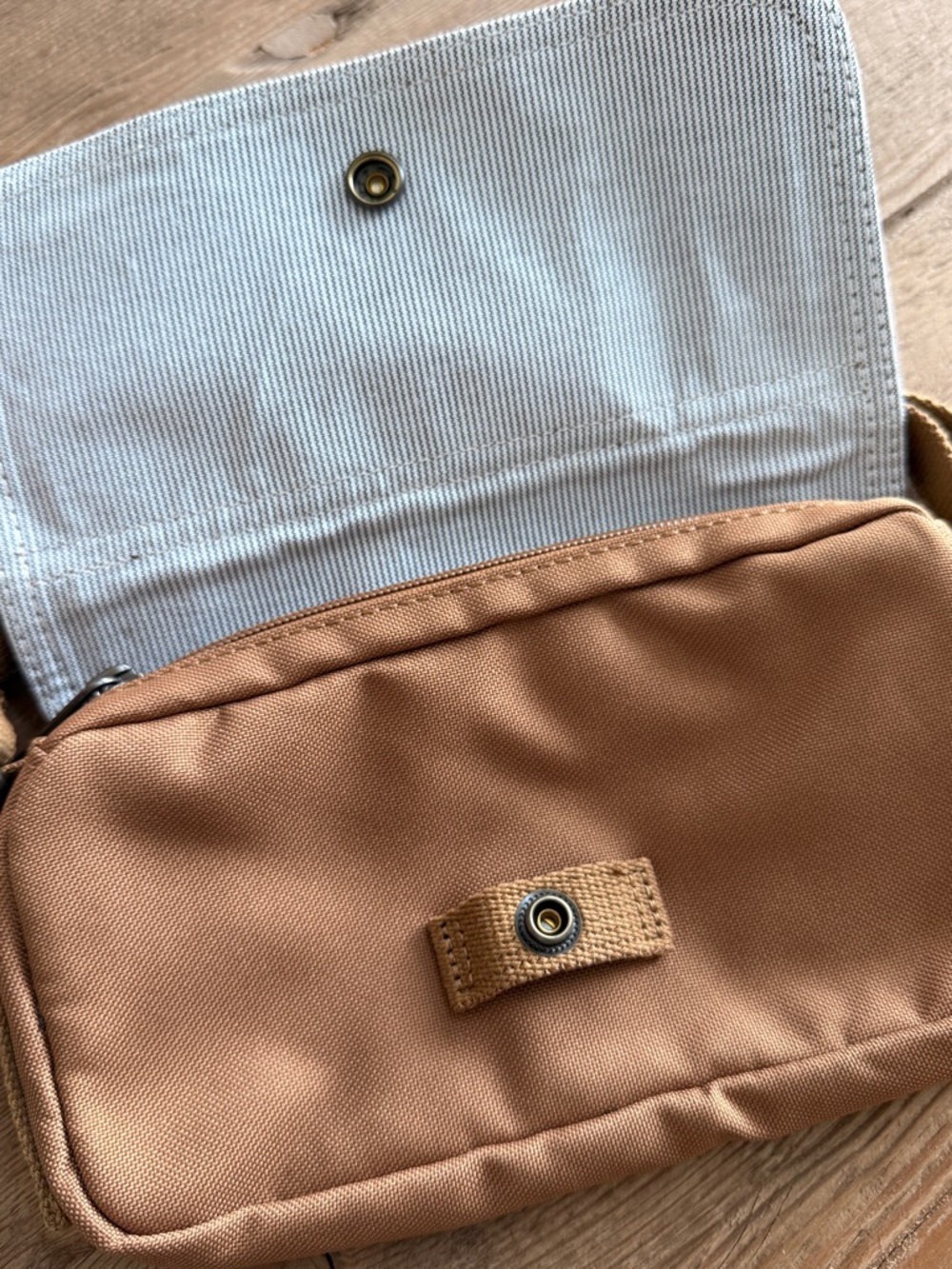 Carhartt Brown Essential Crossbody Pouch - Picture 4 of 7